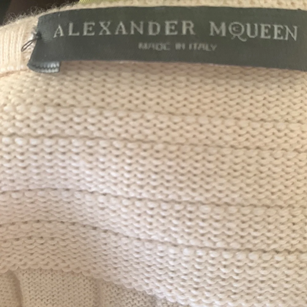 Sweater - Picture 4 of 4